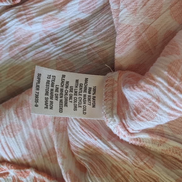 FREE WITH PURCHASE!  Liz Claiborne peach and white blouse, size L - Picture 4 of 5